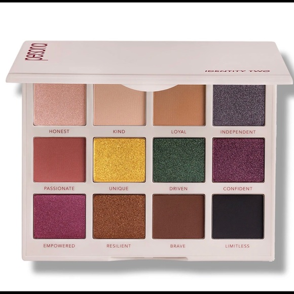 Persona Cosmetics: Identity Two Palette - Picture 1 of 5